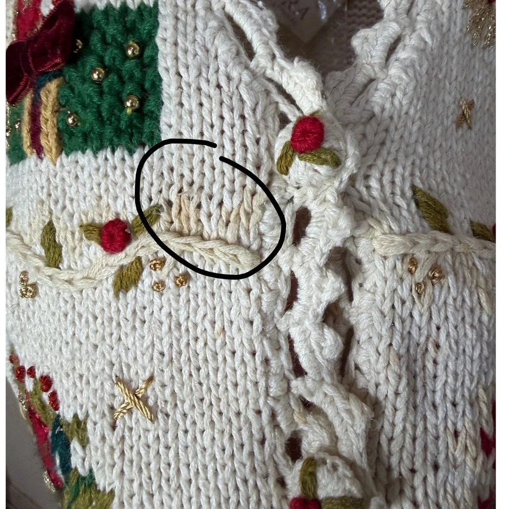 Tiara International Vintage 1997 Christmas Sweater Vest Cream Beaded Noel Medium